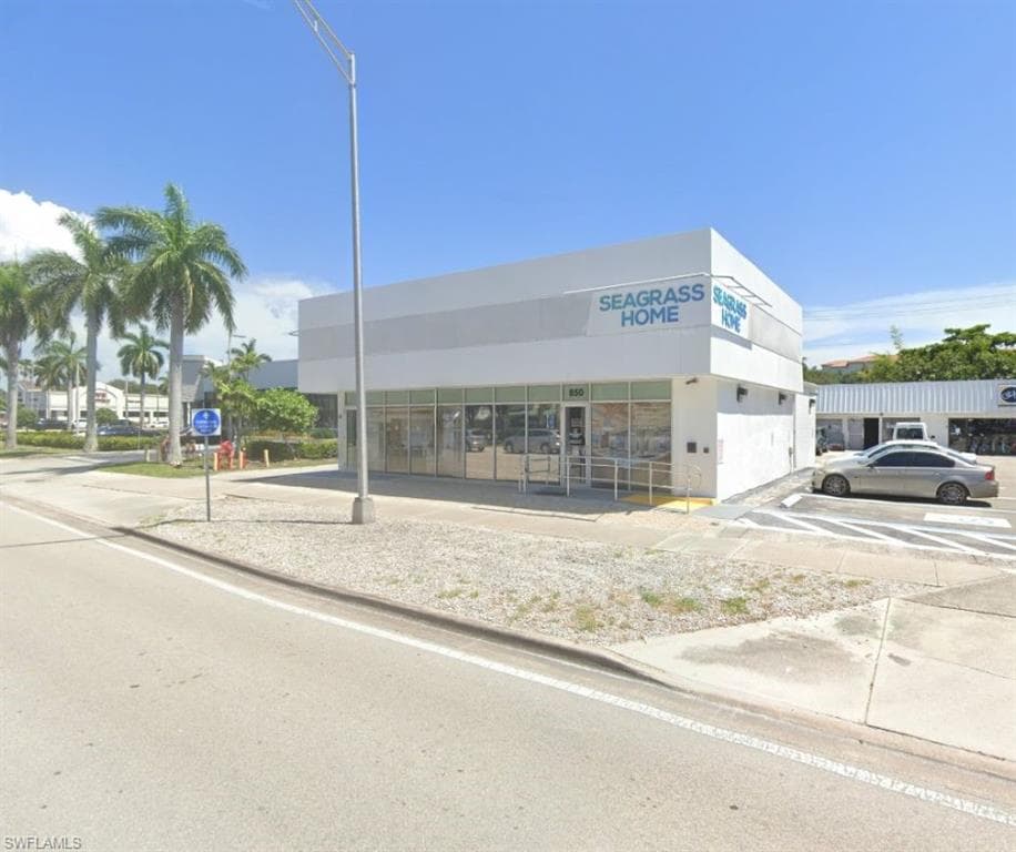 850 Seagate Dr, Naples, FL 34103-3