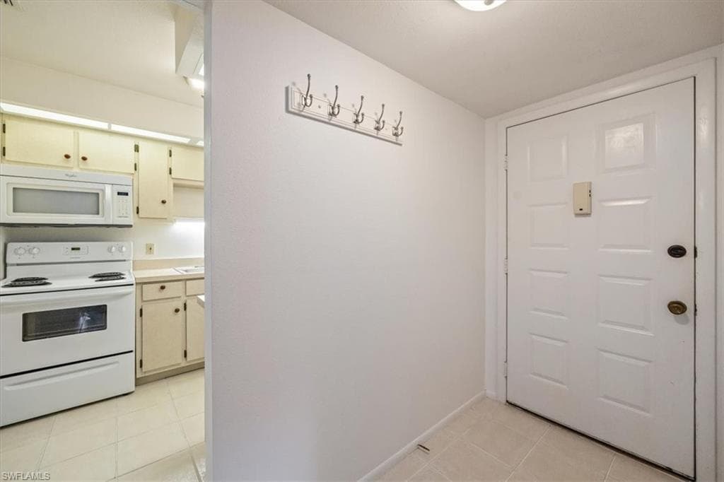 8151 Woods Cir 3, Fort Myers, FL 33919-13