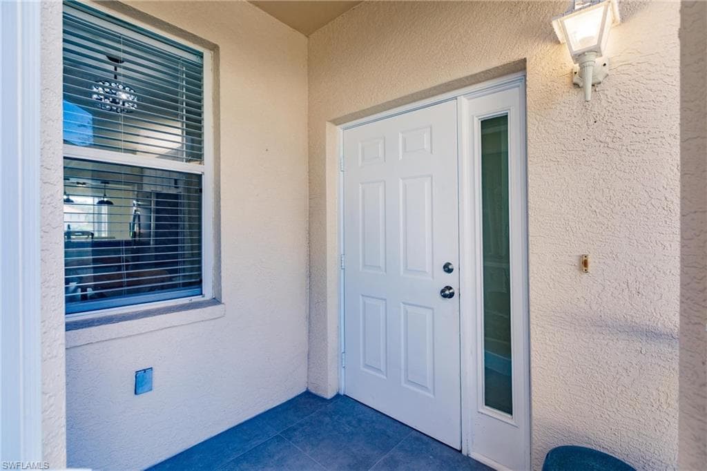 440 Robin Hood Cir 102, Naples, FL 34104-4