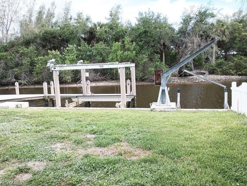 1898 Harbor Ln, Naples, FL 34104-5