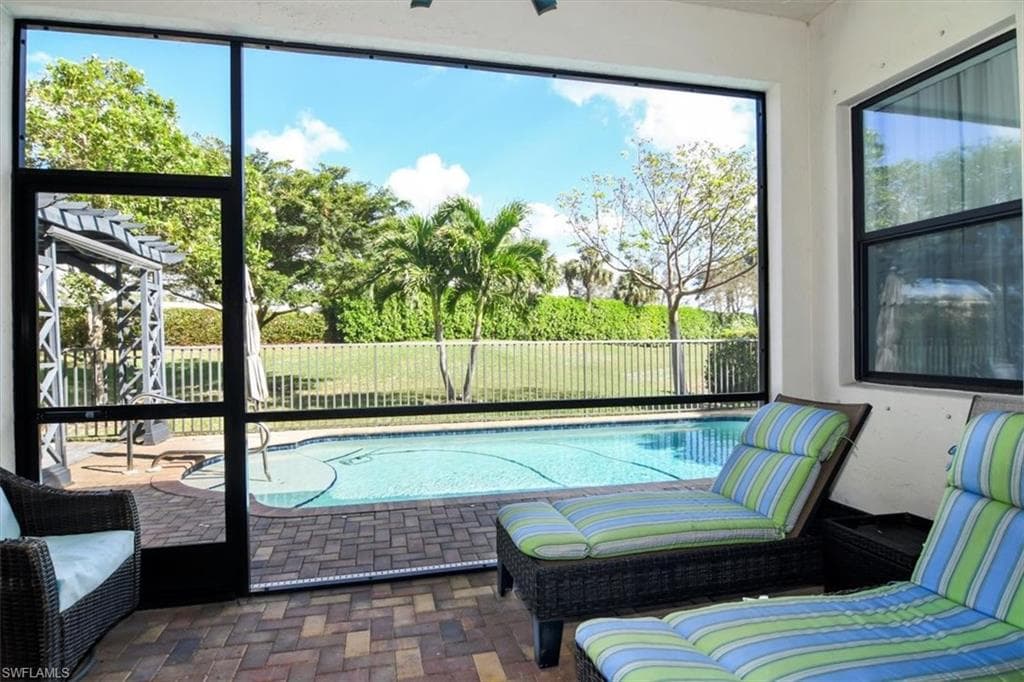9236 Woodhurst Dr, Naples, FL 34120-18