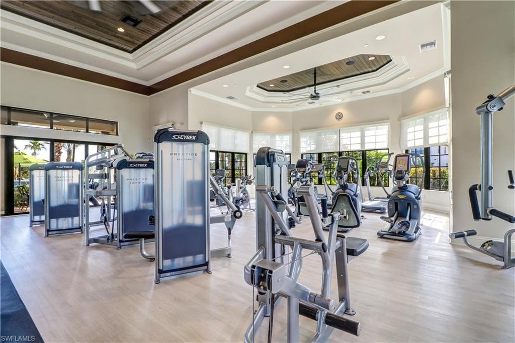 9236 Woodhurst Dr, Naples, FL 34120-27