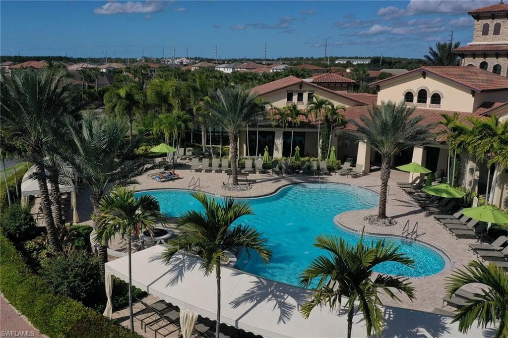 9236 Woodhurst Dr, Naples, FL 34120-29
