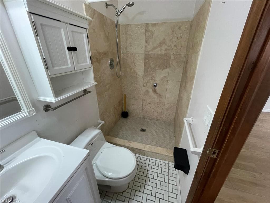 9882 Connecticut St, Bonita Springs, FL 34135-15