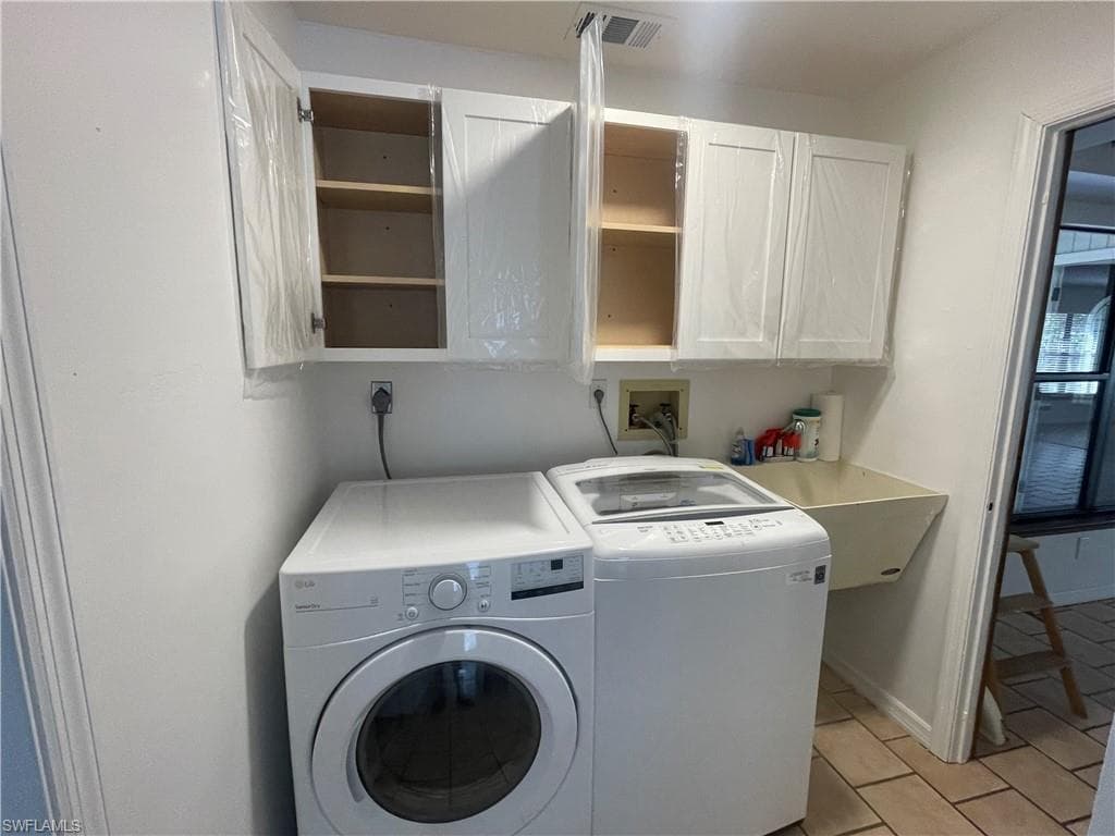 9882 Connecticut St, Bonita Springs, FL 34135-17