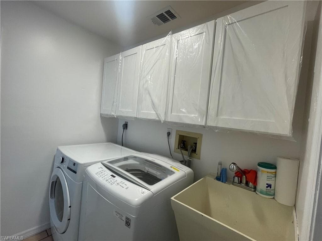 9882 Connecticut St, Bonita Springs, FL 34135-18