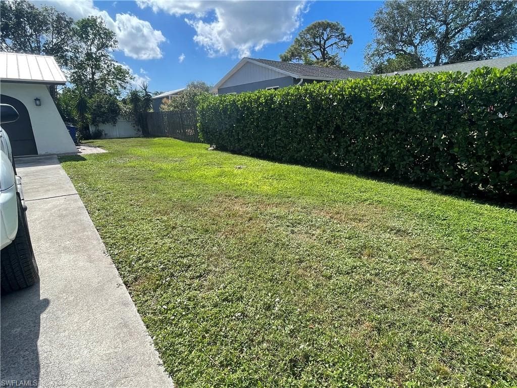 9882 Connecticut St, Bonita Springs, FL 34135-22