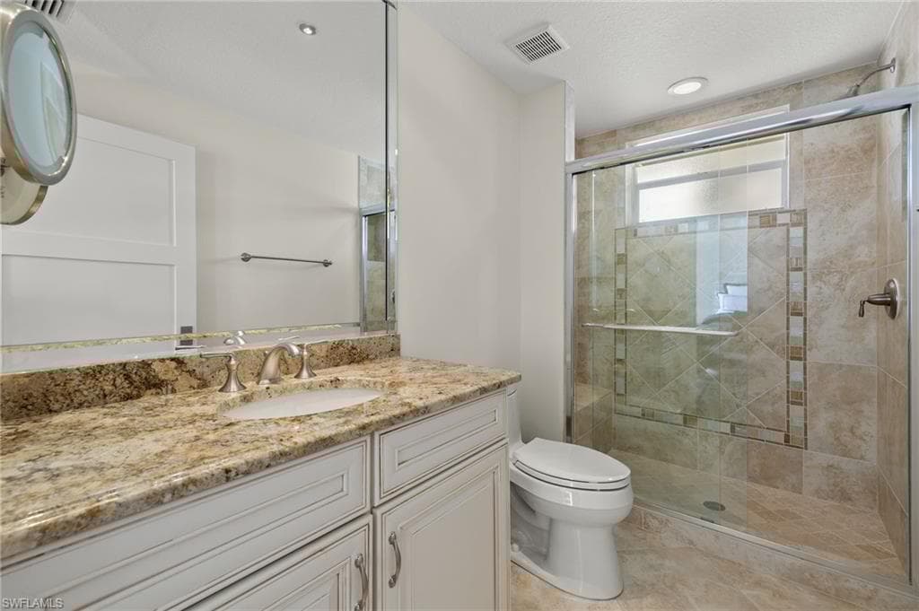 7671 Pebble Creek Cir 206, Naples, FL 34108-19