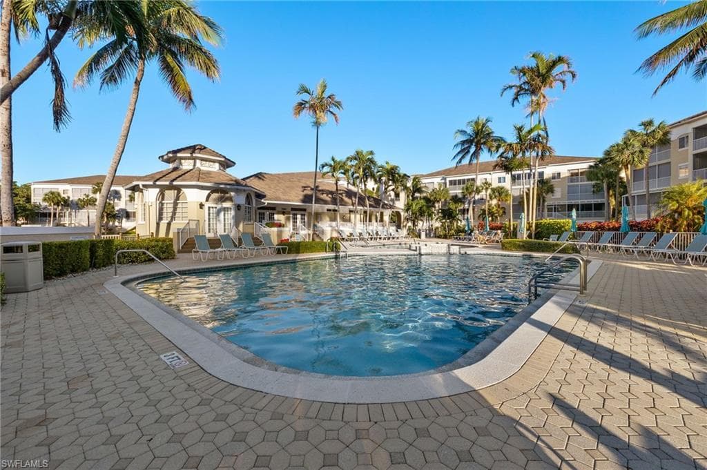7671 Pebble Creek Cir 206, Naples, FL 34108-22