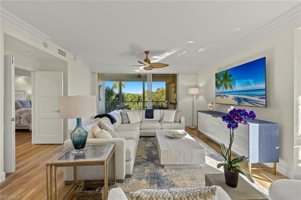 7671 Pebble Creek Cir 206, Naples, FL 34108-3