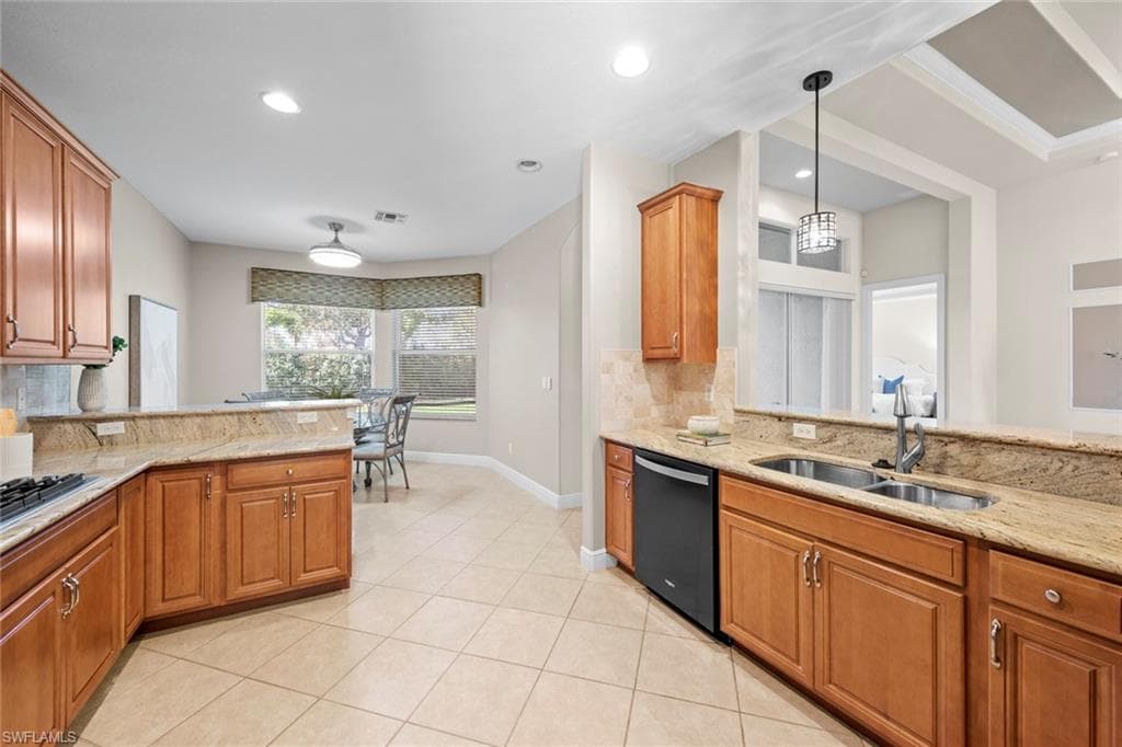 19700 Maddelena Cir, Estero, FL 33967-16