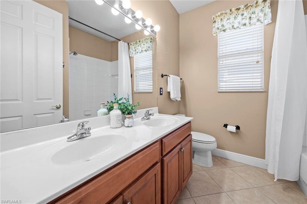 19700 Maddelena Cir, Estero, FL 33967-30
