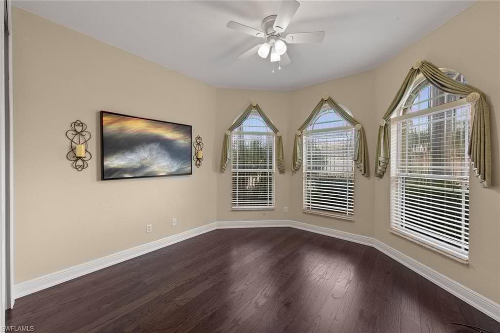 19700 Maddelena Cir, Estero, FL 33967-32