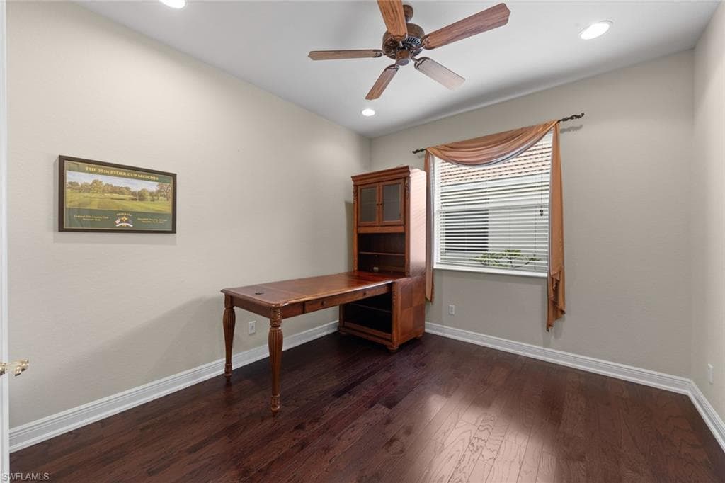 19700 Maddelena Cir, Estero, FL 33967-34