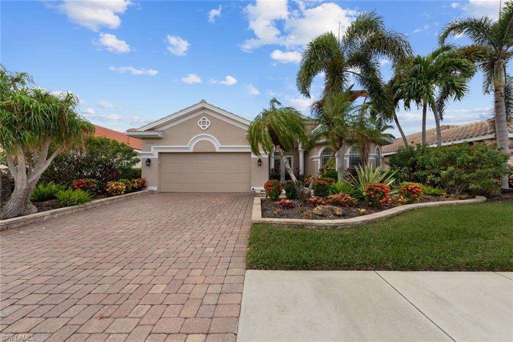 19700 Maddelena Cir, Estero, FL 33967-40