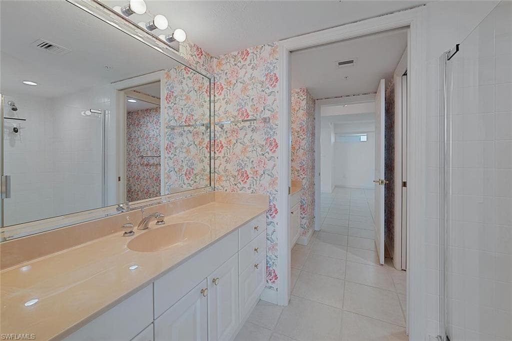 6849 Grenadier Blvd 603, Naples, FL 34108-17