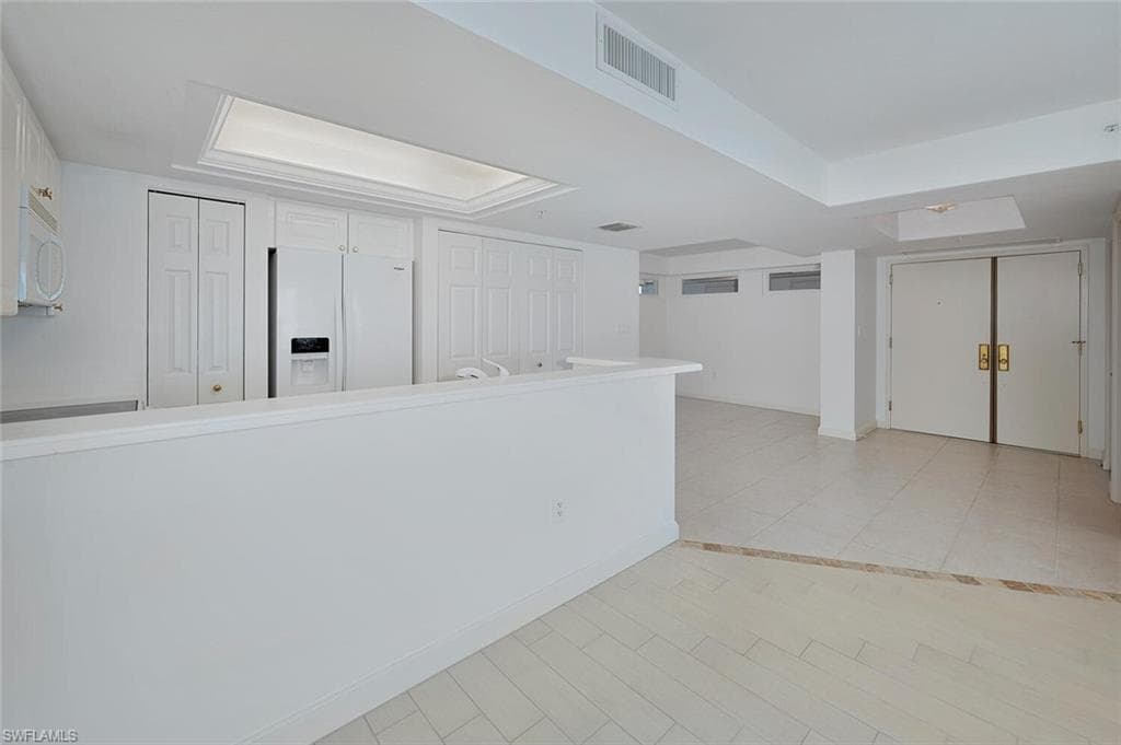 6849 Grenadier Blvd 603, Naples, FL 34108-5