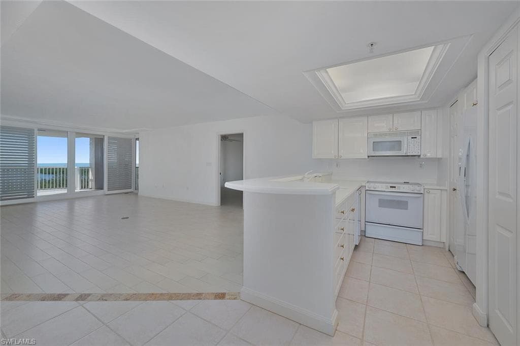 6849 Grenadier Blvd 603, Naples, FL 34108-6