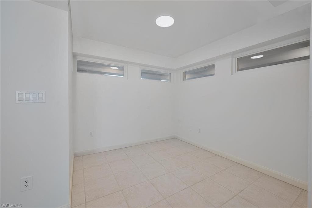 6849 Grenadier Blvd 603, Naples, FL 34108-7