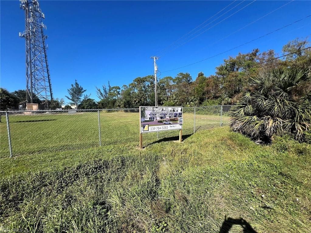 5651 Shirley St 2, Naples, FL 34109-4