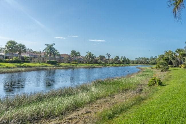 7636 Rozzini Ln, Naples, FL 34114-17