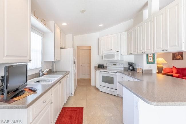 7636 Rozzini Ln, Naples, FL 34114-27