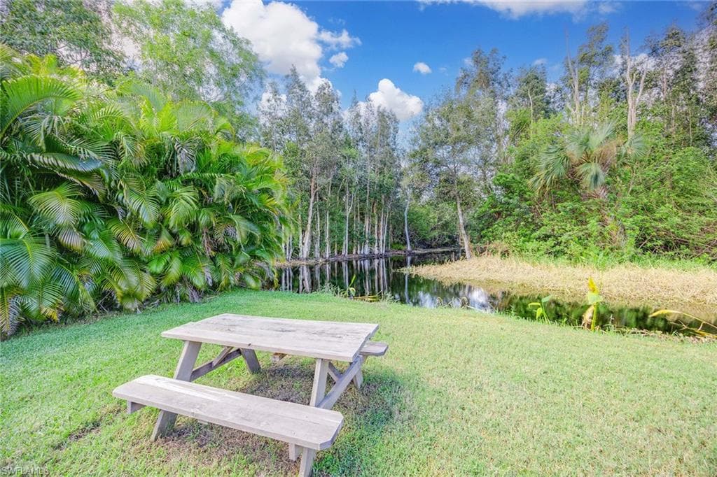 18169 Baywood Dr, Naples, FL 34114-33
