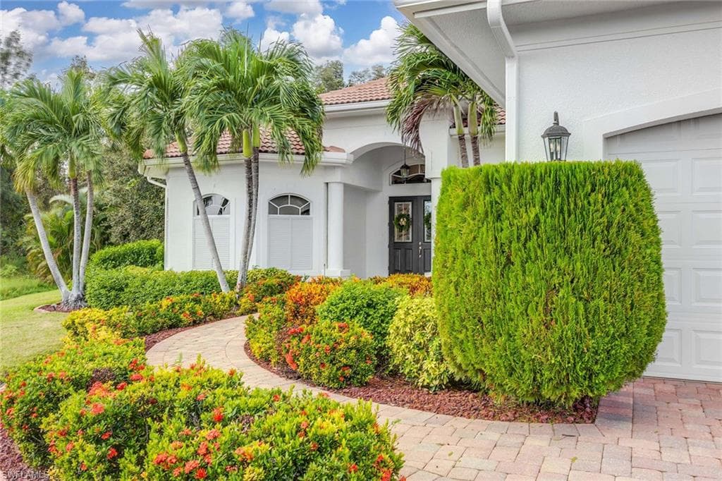 18169 Baywood Dr, Naples, FL 34114-4