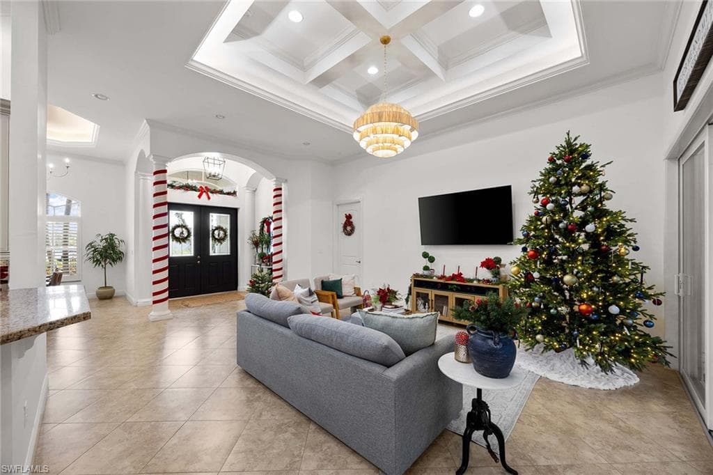 18169 Baywood Dr, Naples, FL 34114-6