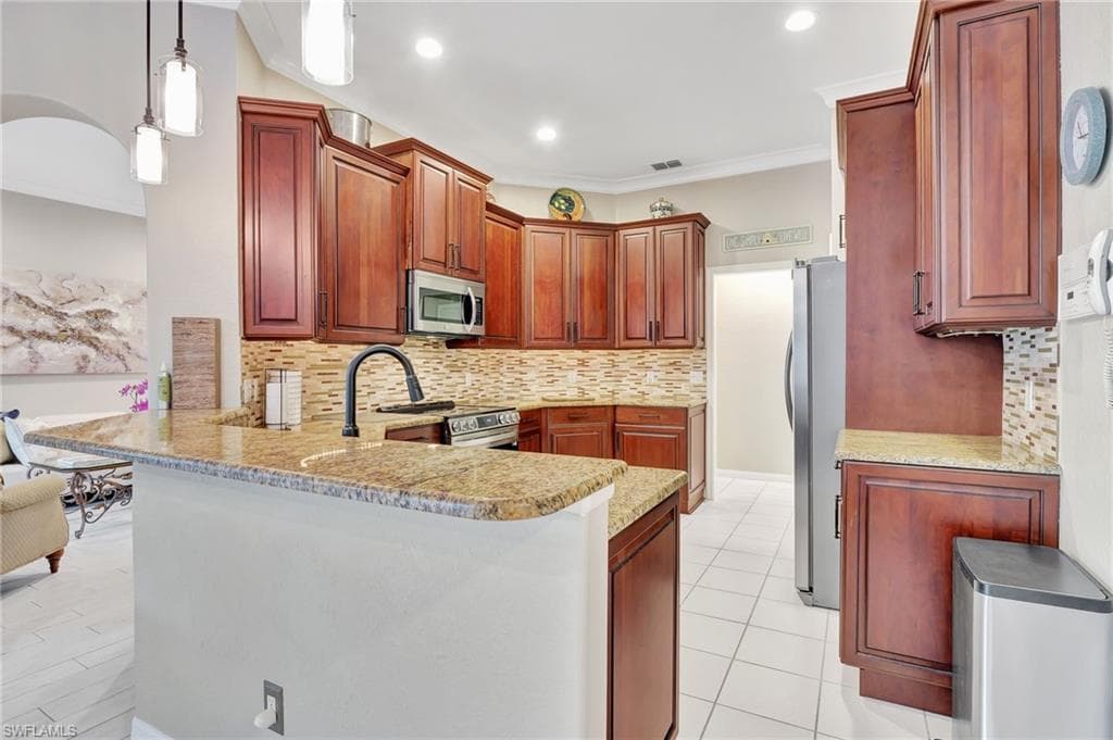 74 Erin Way, Naples, FL 34119-10