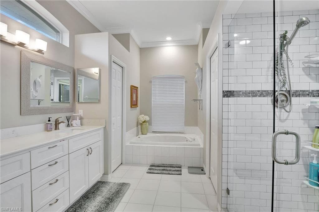 74 Erin Way, Naples, FL 34119-25
