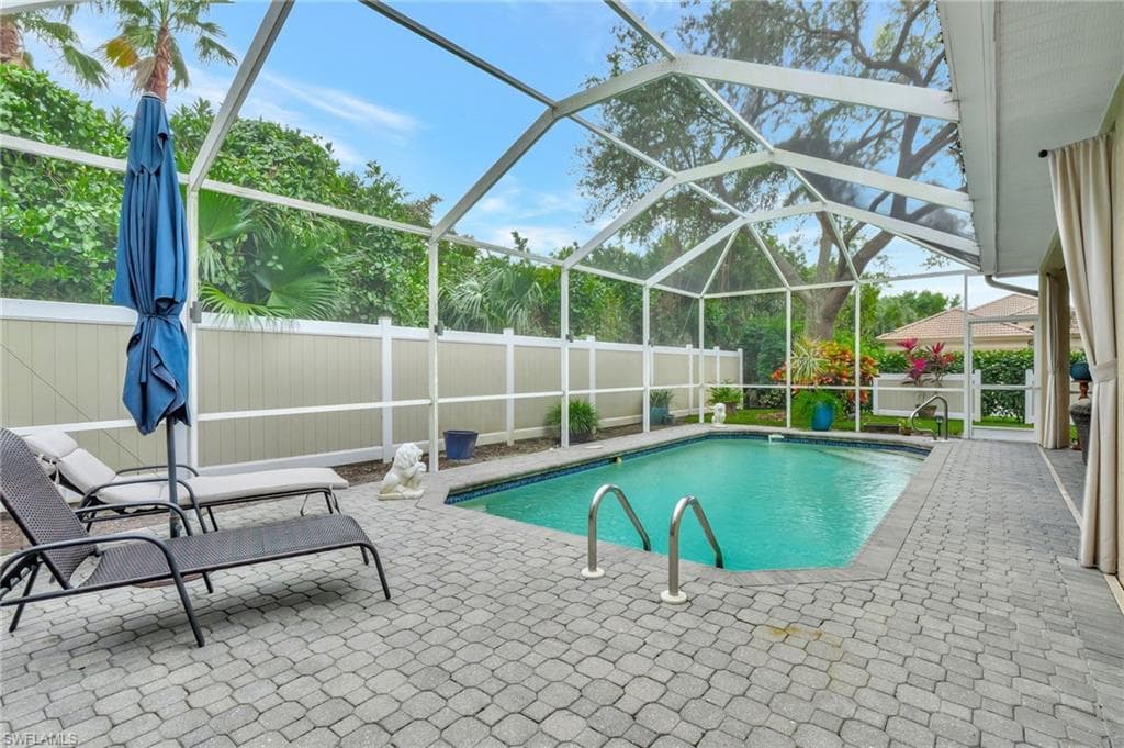 74 Erin Way, Naples, FL 34119-32