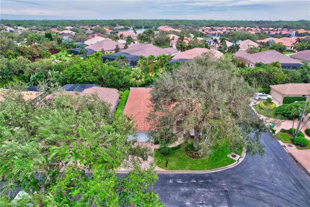 74 Erin Way, Naples, FL 34119-34