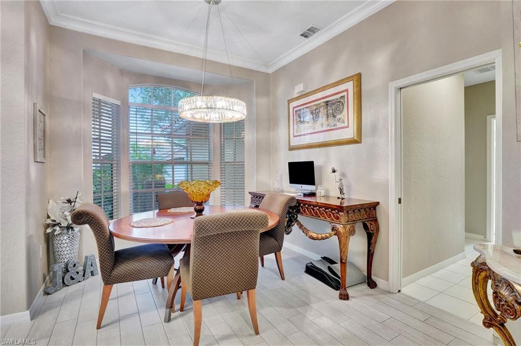 74 Erin Way, Naples, FL 34119-4