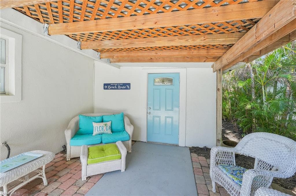 702 107th Ave N, Naples, FL 34108-31