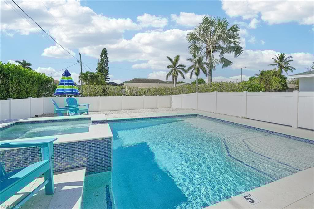 702 107th Ave N, Naples, FL 34108-35