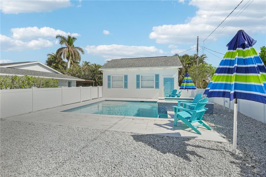 702 107th Ave N, Naples, FL 34108-38