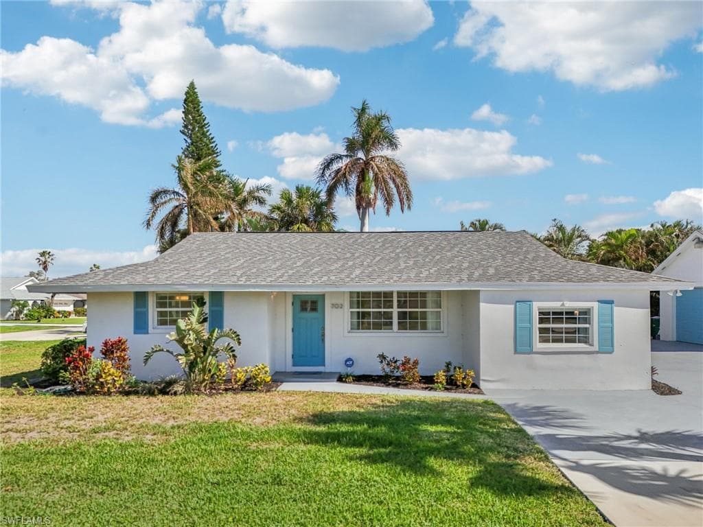 702 107th Ave N, Naples, FL 34108-40