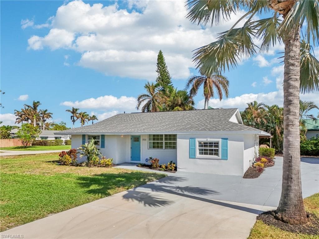 702 107th Ave N, Naples, FL 34108-41