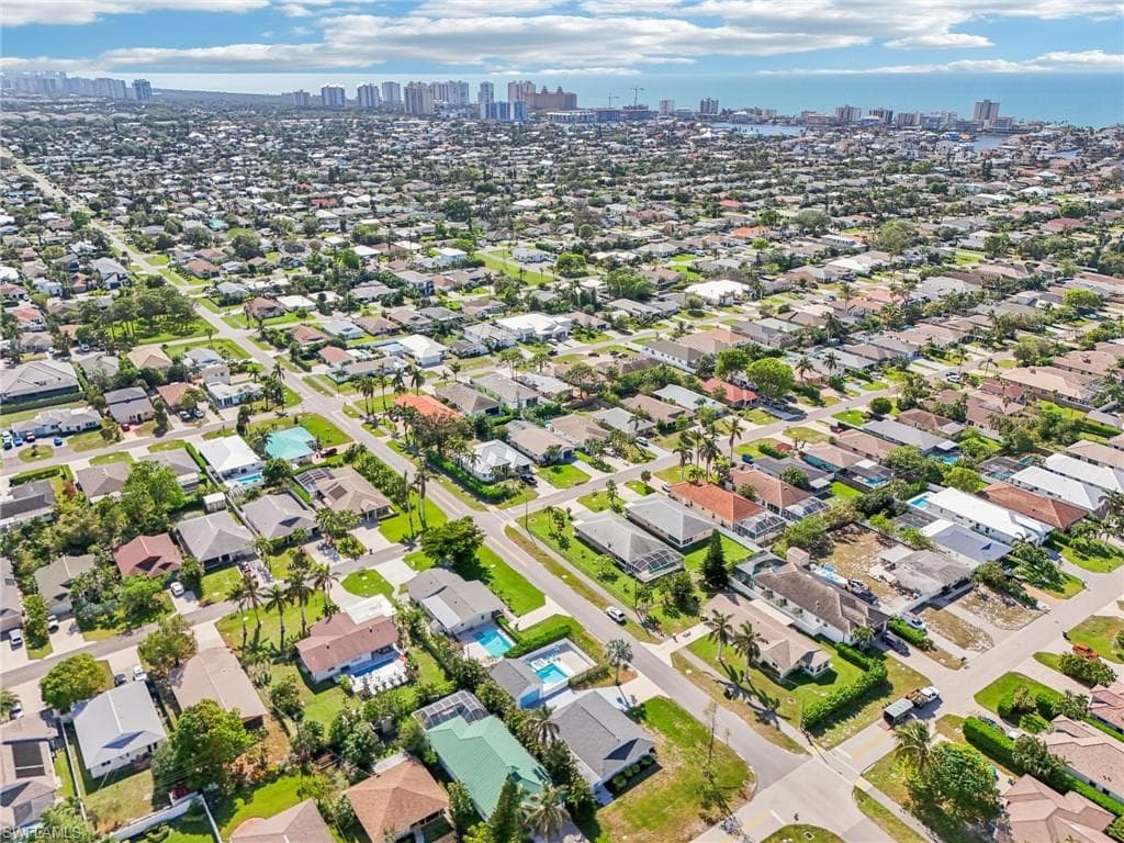 702 107th Ave N, Naples, FL 34108-49