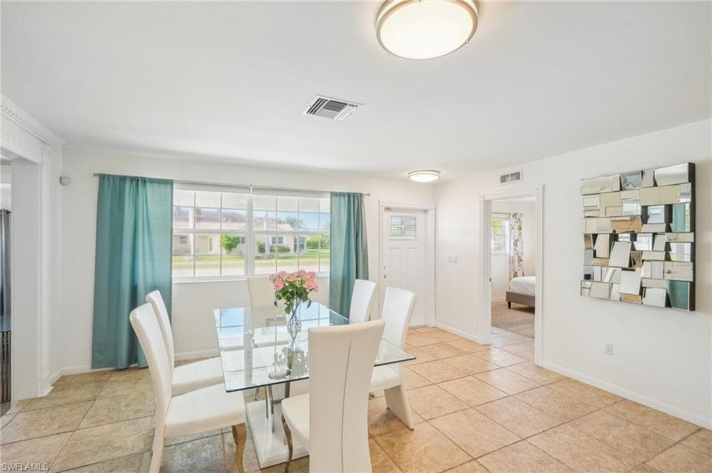 702 107th Ave N, Naples, FL 34108-7