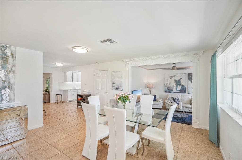 702 107th Ave N, Naples, FL 34108-8