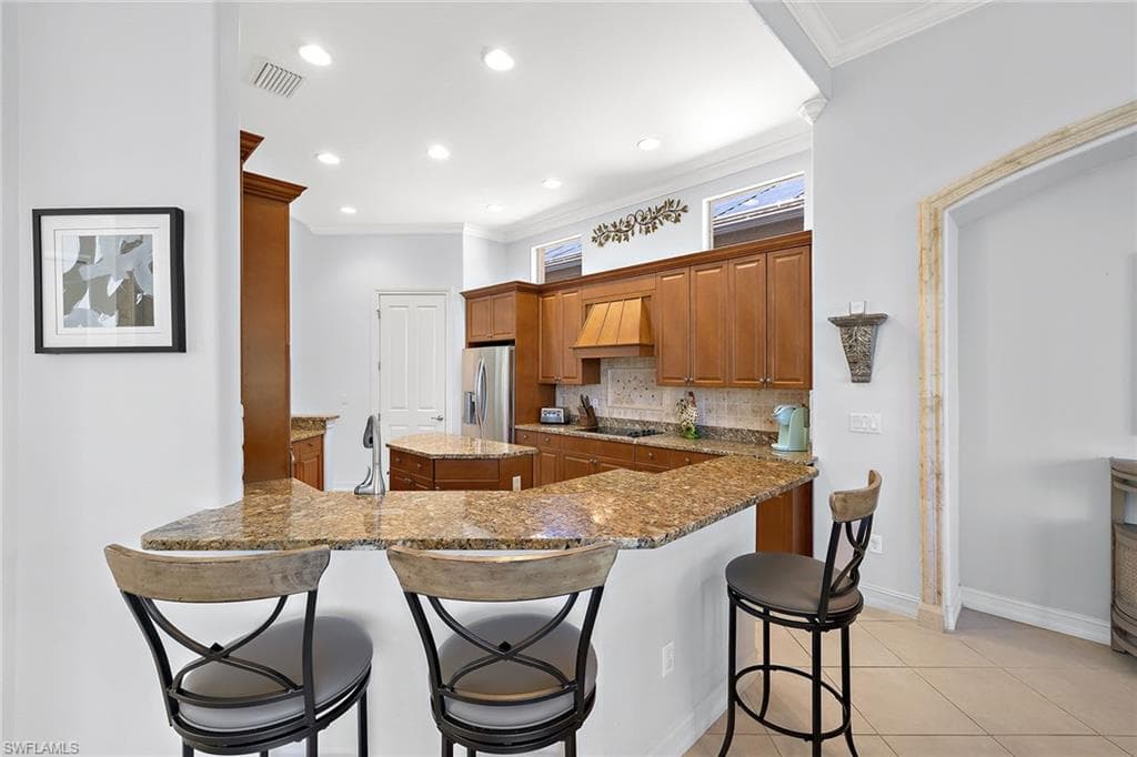 8894 Shenendoah Cir, Naples, FL 34113-9