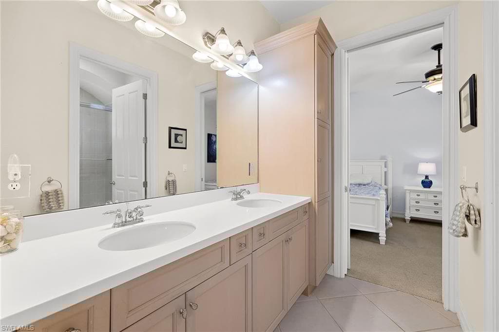 8894 Shenendoah Cir, Naples, FL 34113-23