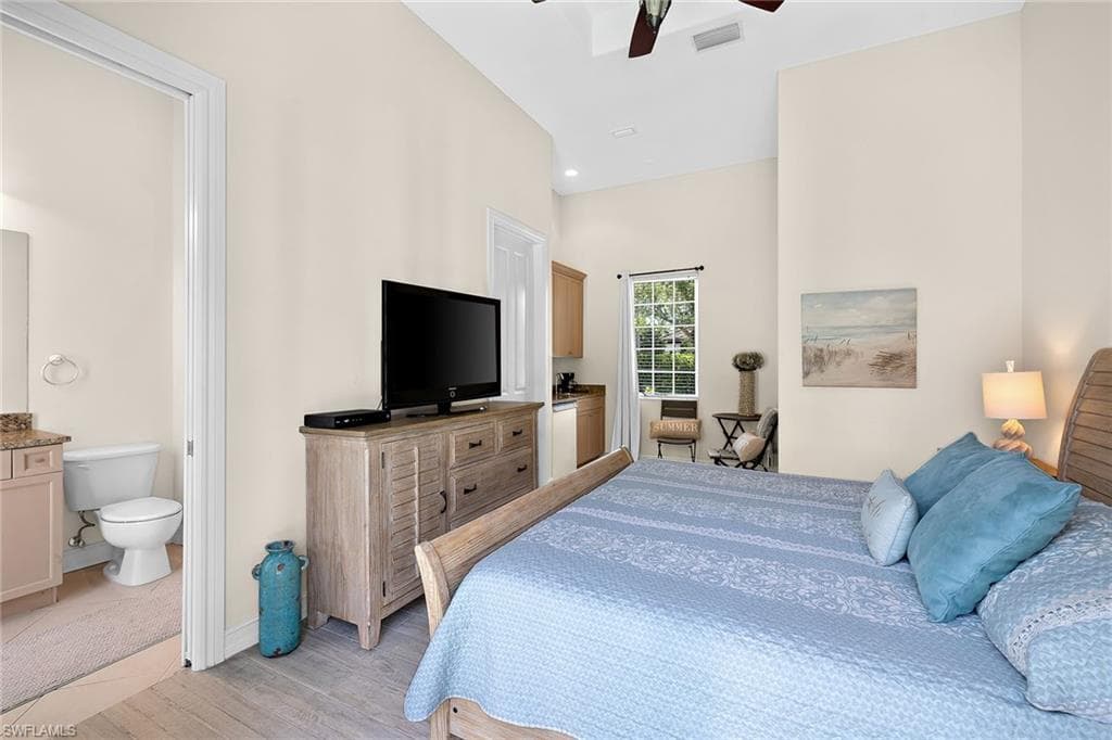 8894 Shenendoah Cir, Naples, FL 34113-29