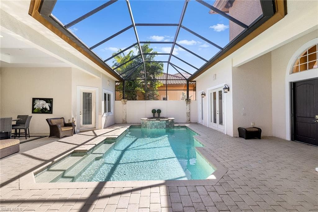 8894 Shenendoah Cir, Naples, FL 34113-35