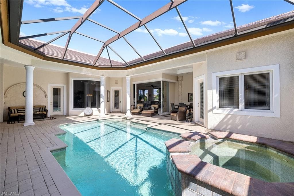 8894 Shenendoah Cir, Naples, FL 34113-38