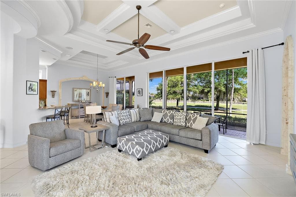 8894 Shenendoah Cir, Naples, FL 34113-6