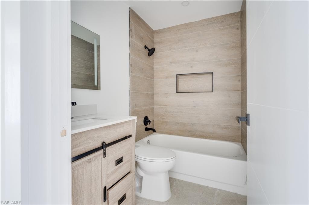 226 6th Ter, Cape Coral, FL 33990-19