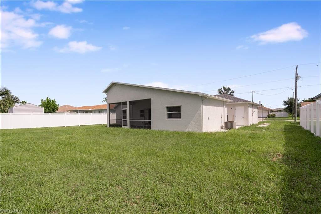 226 6th Ter, Cape Coral, FL 33990-31